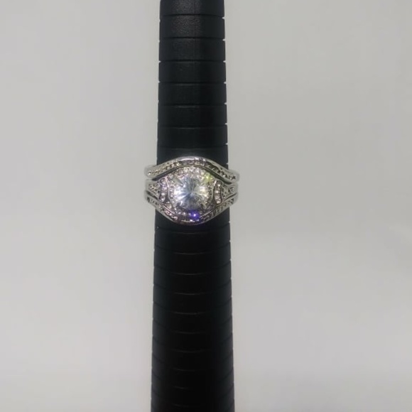 Jewelry - New stunning 3pc ring set size 9